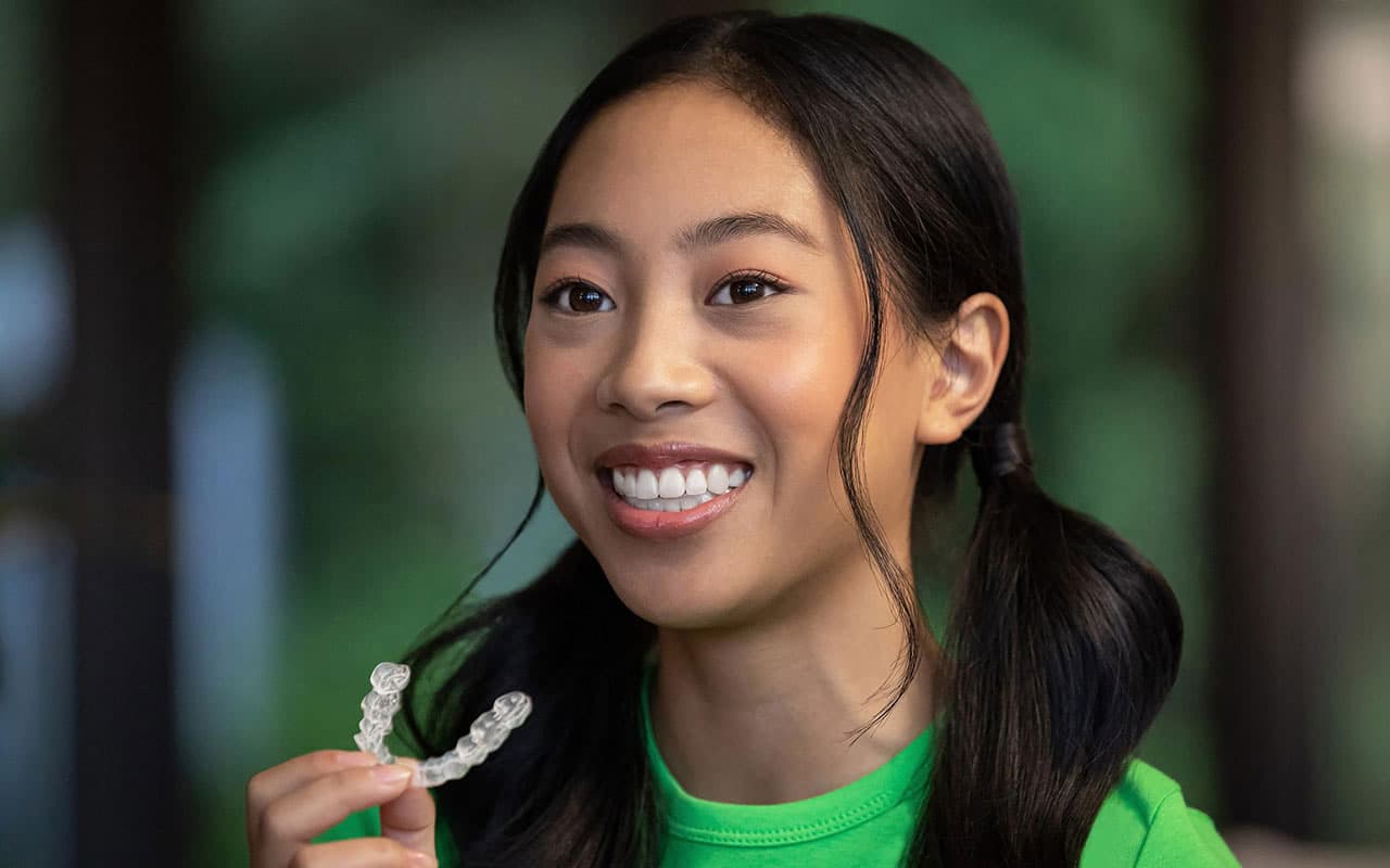 Ultimate Guide to Teeth Whitening | Invisalign.com